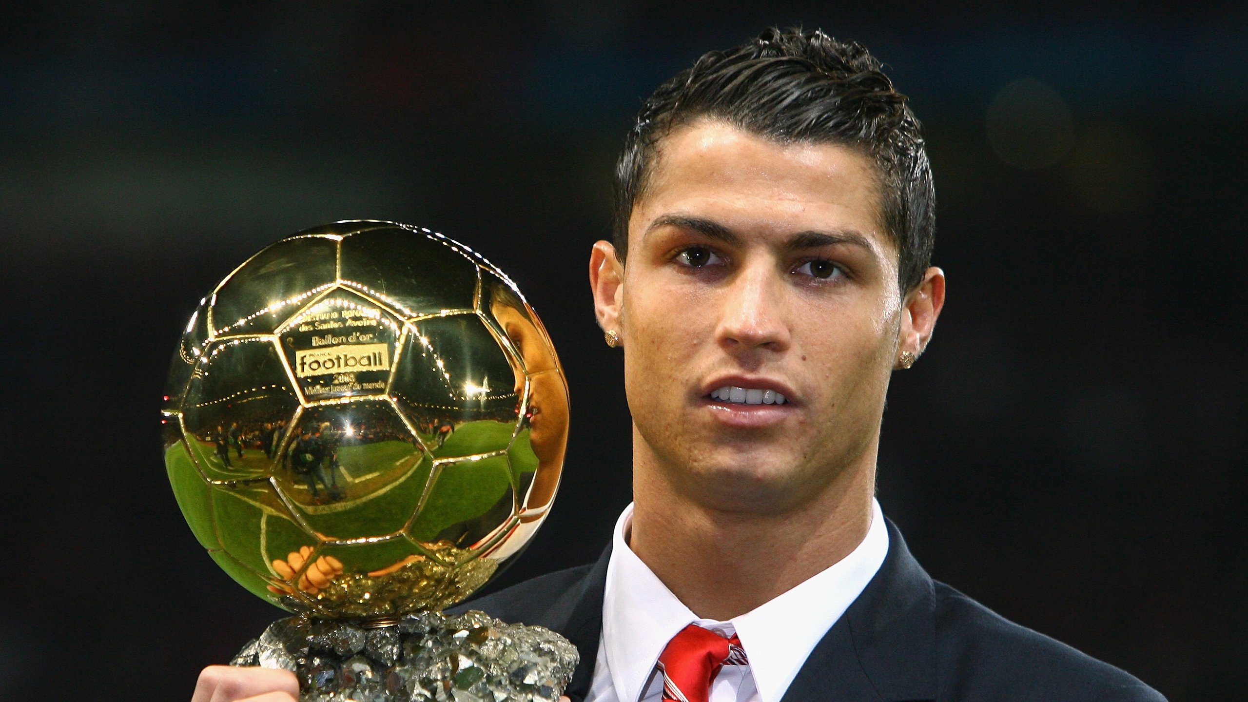 开云体育入口-曼联发布全新主场球衣设计，曼联主场球服